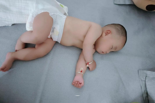 东明孕妇显怀早的原因